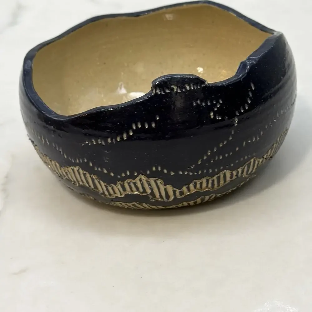 Sylvia Lawson NC Pottery Blue Sgrafitto Small Bowl Trinket Pilot Mountain 1993
